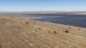 How Long Does It Take to Build a Utility-Scale Solar Farm? solar explainer image